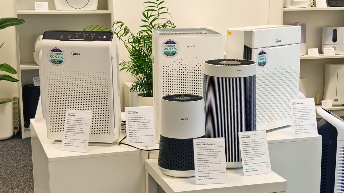 Čističky vzduchu Winix vystavené v predajni